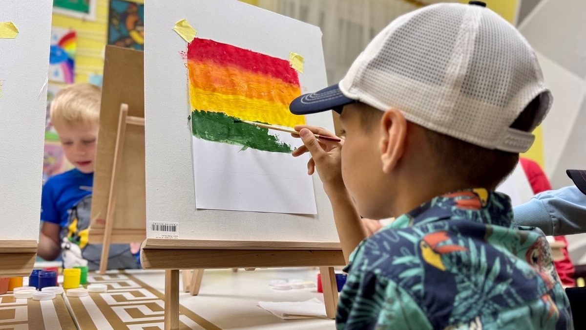 У Кам’янському стартував набір дітей на безкоштовні уроки малювання