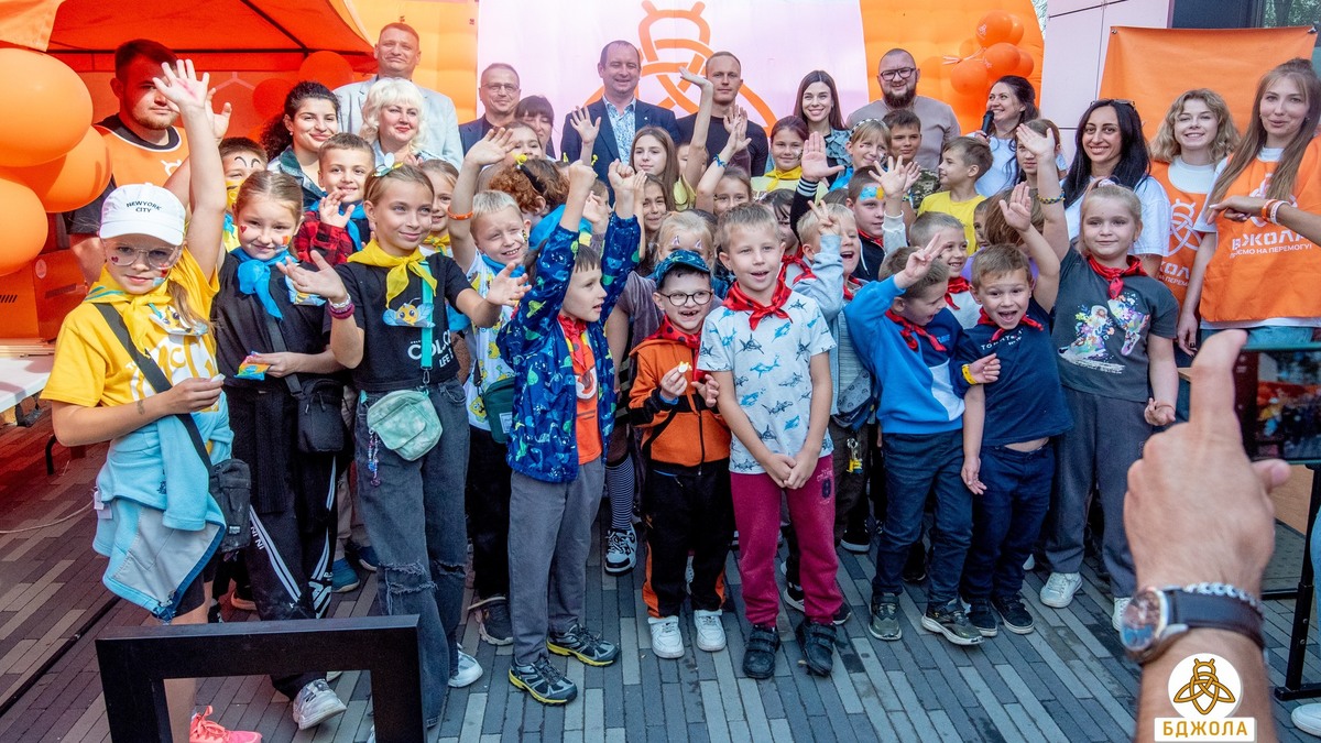 У Самарі відкрився Волонтерський центр організації “Бджола”