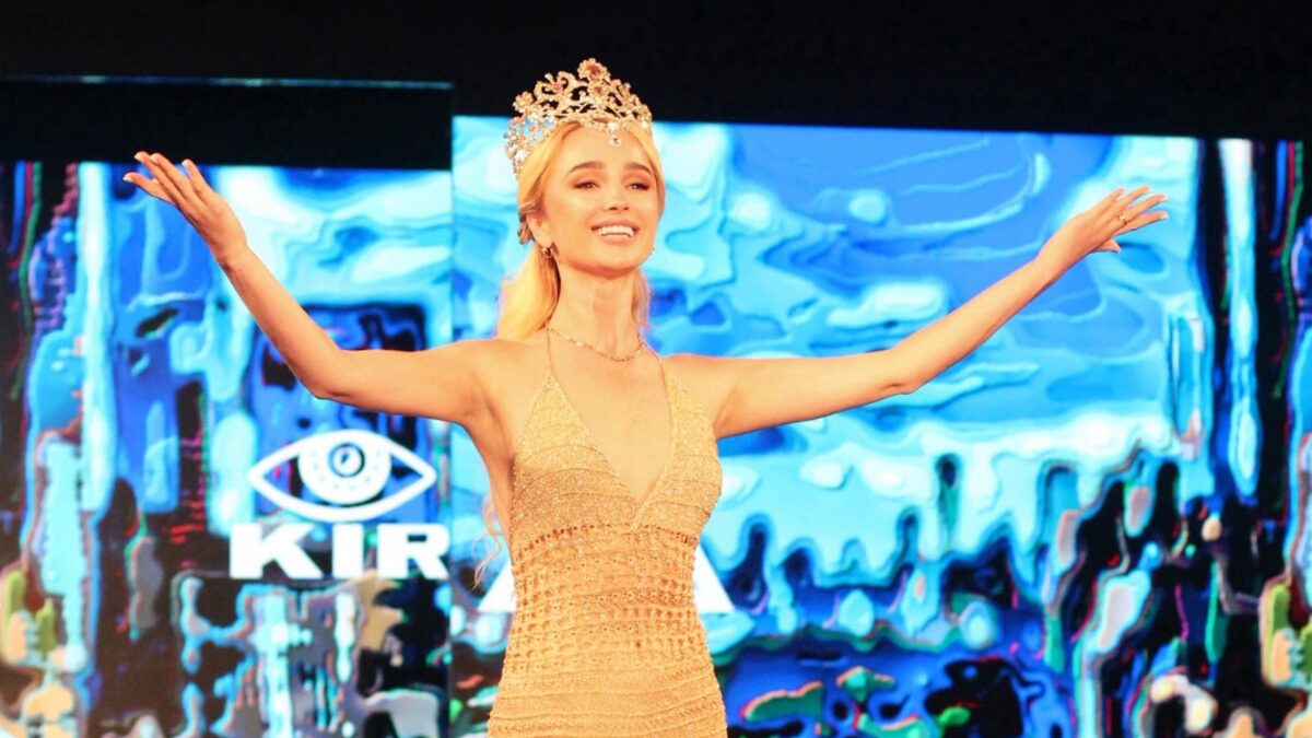 Українка підкорила головний подіум Нью-Йорка в образі від українського дизайнера