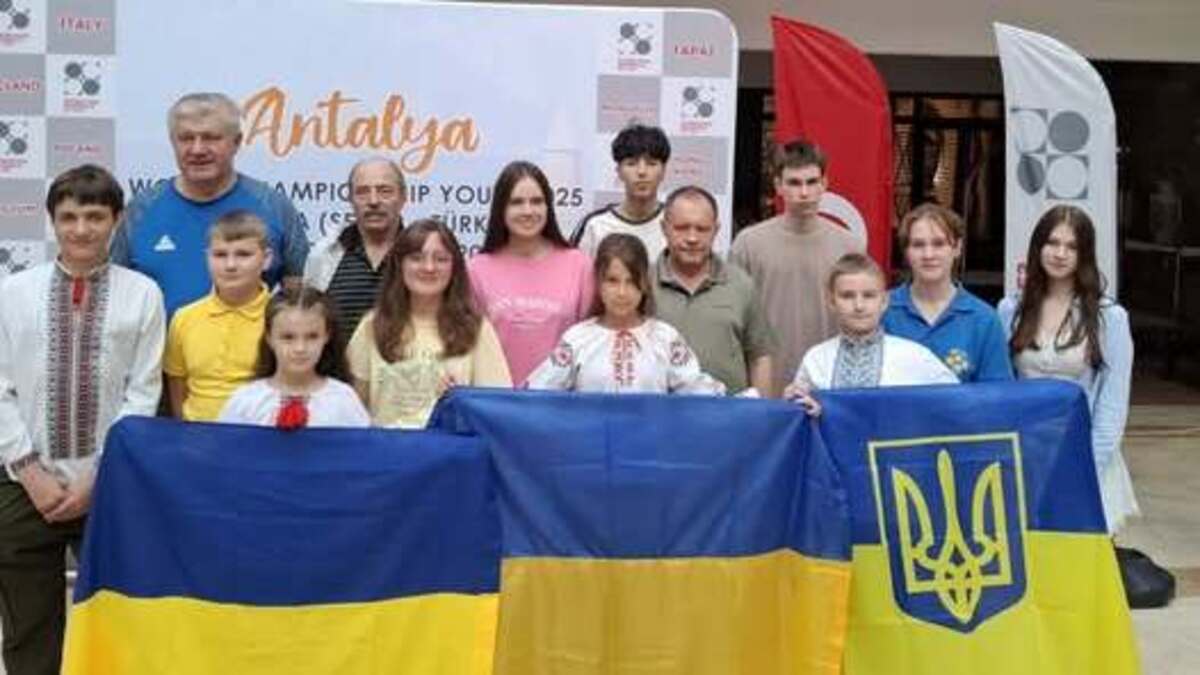 Український прапор у небі Туреччини: серед учасників — юні шашкісти з Кам’янського