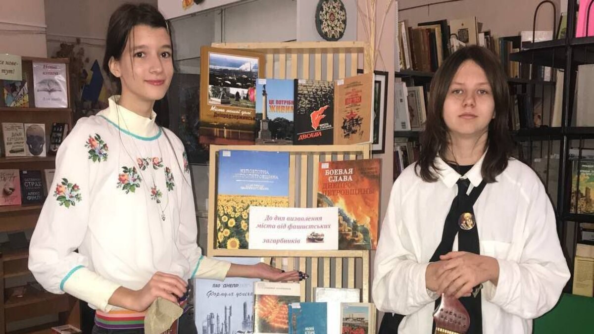 Творческая эстафета памяти: встреча поколений в библиотеке для взрослых на Соцгороде