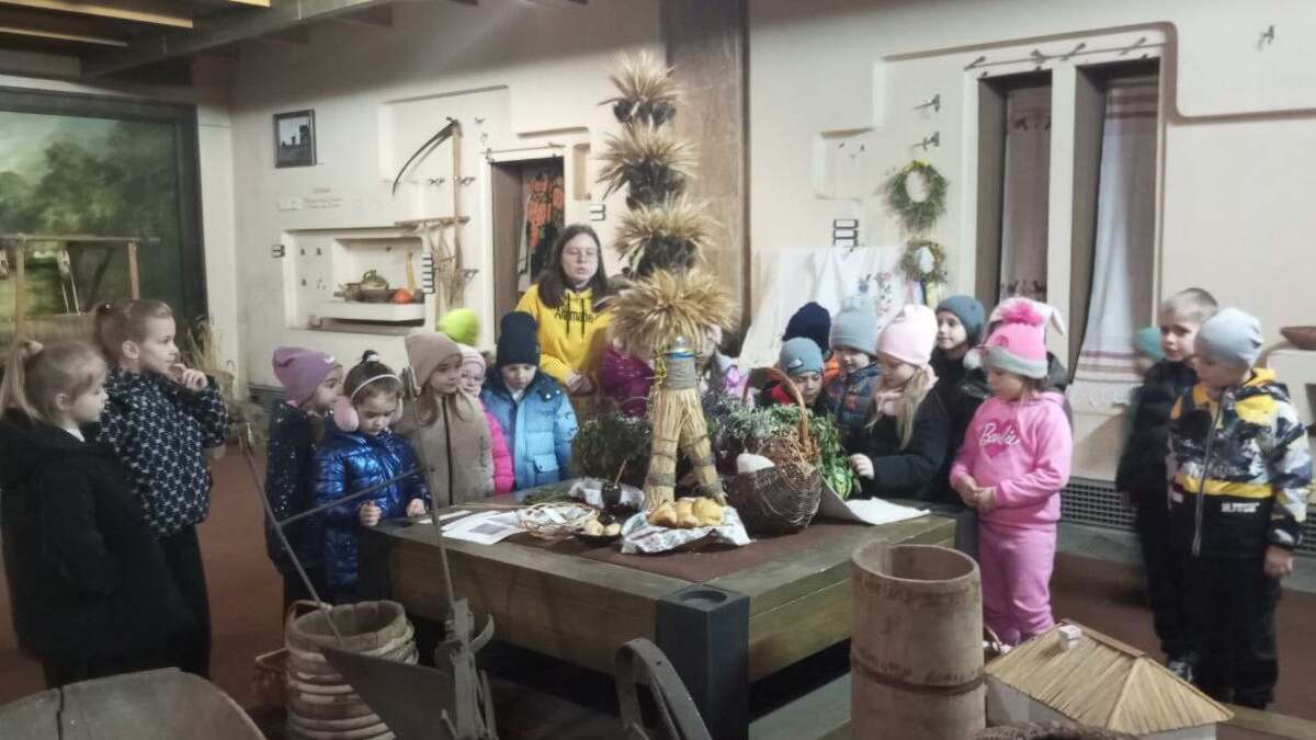 Маленькі дослідники: школярі Ліцею №11 здійснили свою першу екскурсію до музею