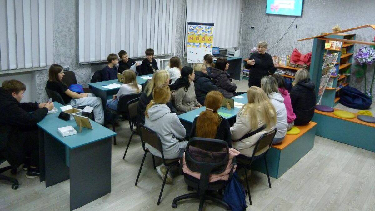 “Мова на стилі!” — як Академічний ліцей об’єднав покоління у словесному двобої