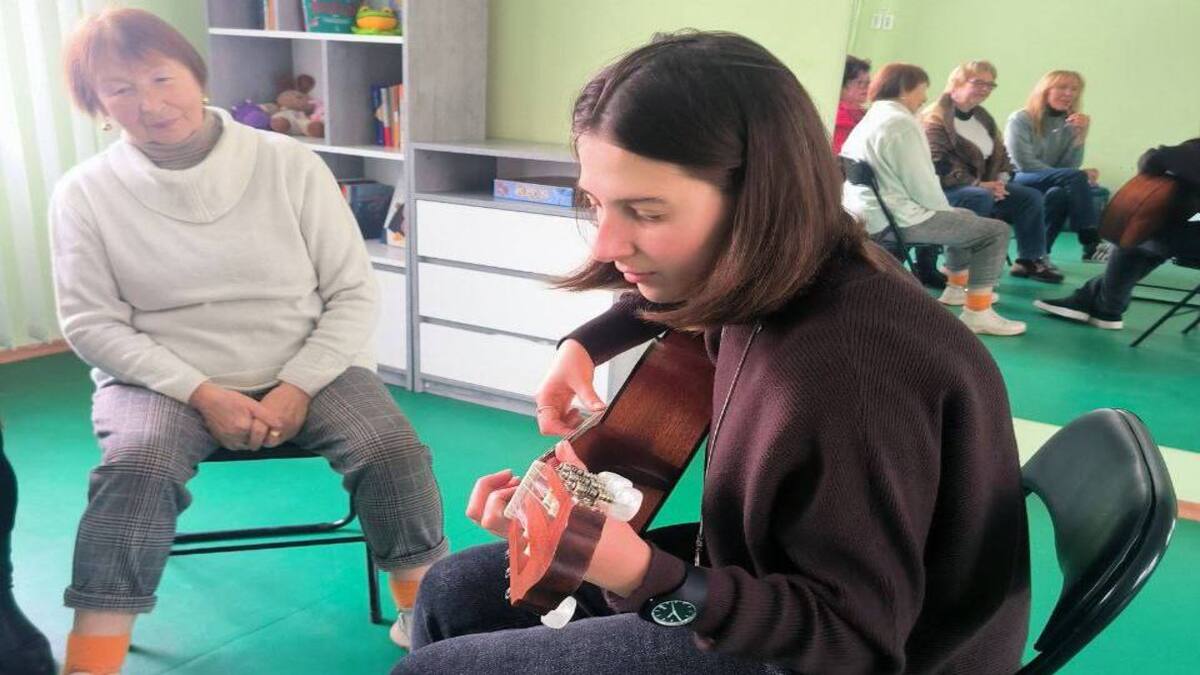 Викладачка школи мистецтв №1 провела творчий майстер-клас для жінок “Вільної”