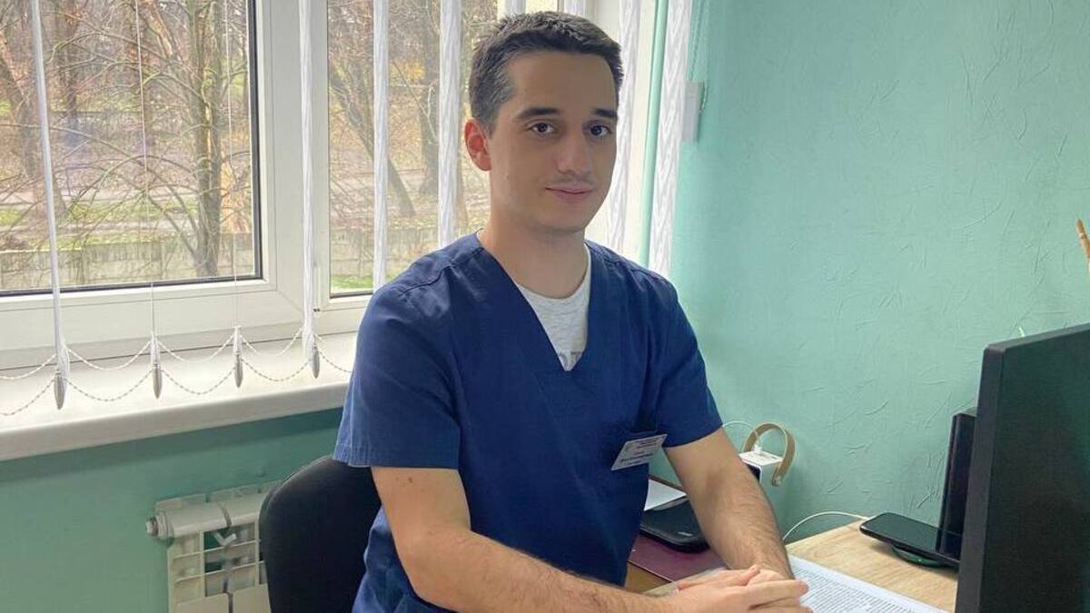 “Між наукою й мистецтвом”: як лікар з Кам’янського знаходить баланс між професією та творчістю