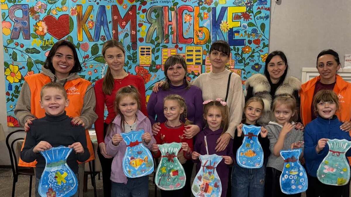 Юні таланти Кам’янського розвивають творчу майстерність на заняттях художниці Анастасії Сокол