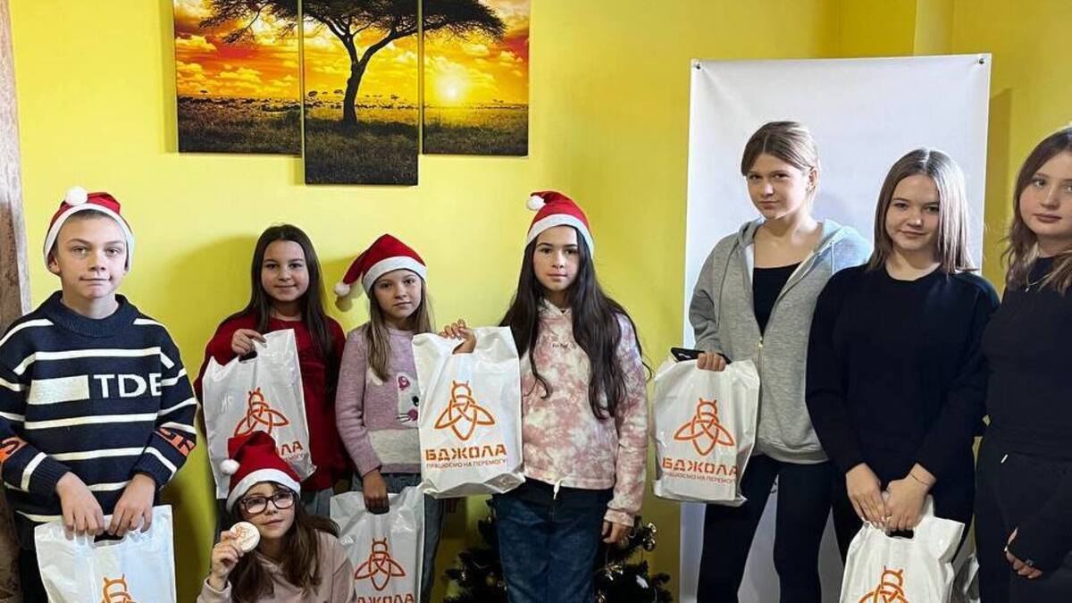 У ГО “Бджола Петриківка” відбувся передноворічний майстер-клас із миловаріння