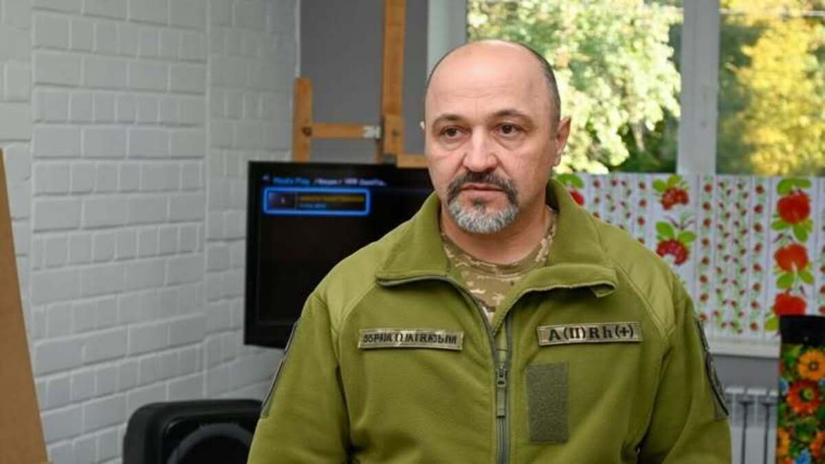 Щоб рука знову тримала пензель: збір на лікування пораненого митця-захисника з Кам’янського