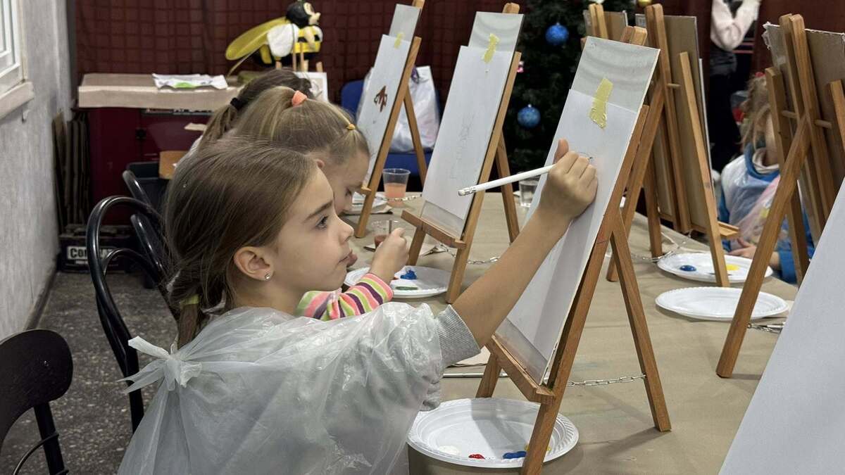 Художні майстер-класи у волонтерських центрах Кам’янського
