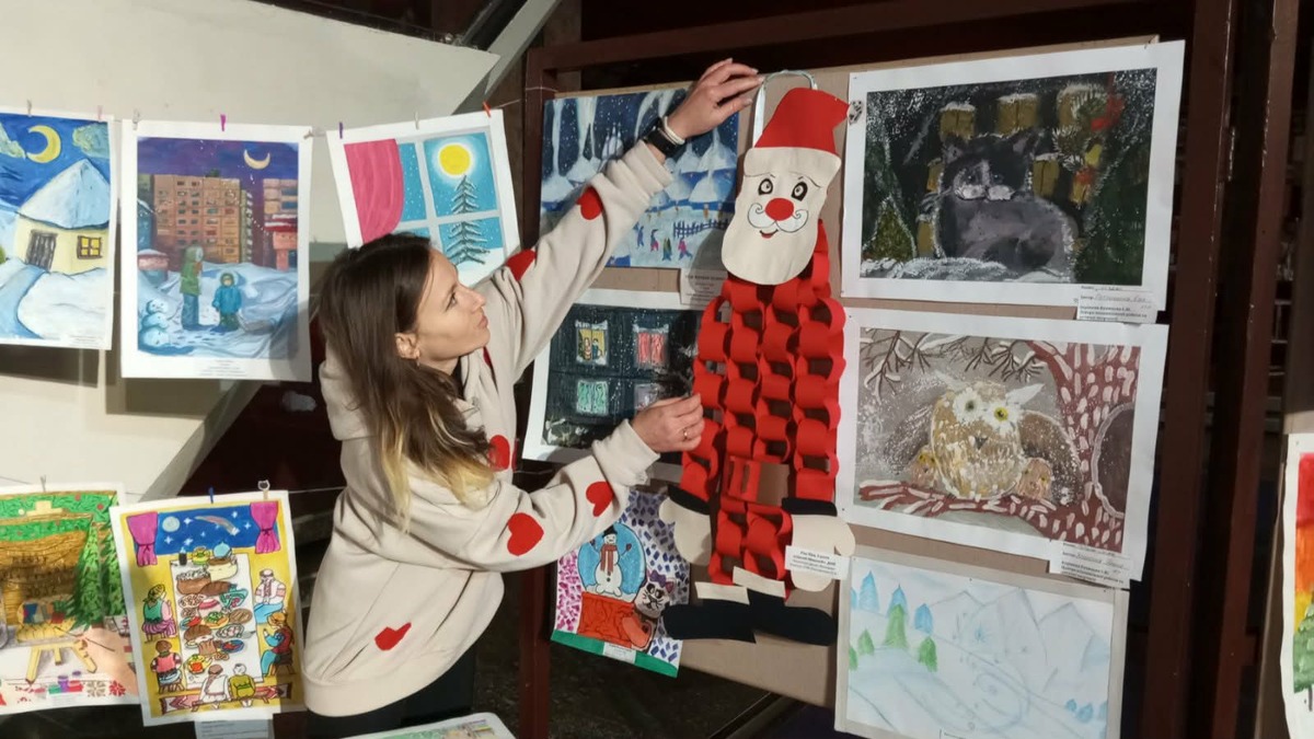 Світло, яке не згасне: у музеї історії міста Кам’янського готують виставку “Зима-чарівниця”