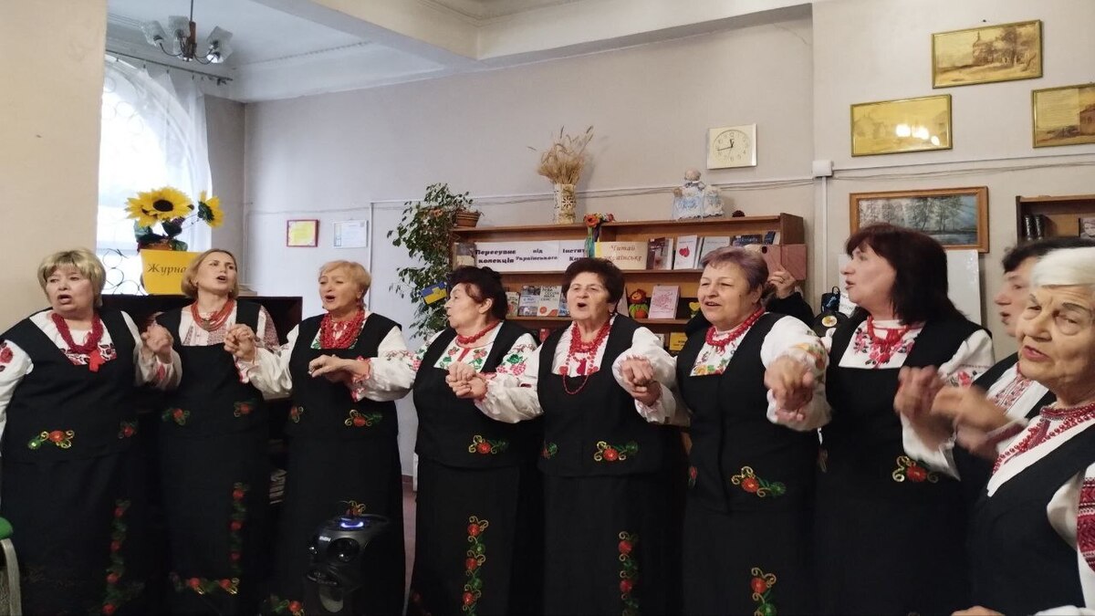 “На захисті правди і свободи”:  у бібліотеці Соцміста відзначили День ЗСУ музичним оберегом