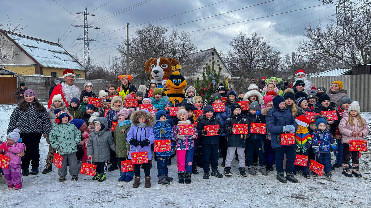 Святий Миколай, ялинка і щирі усмішки: святковий день для малечі