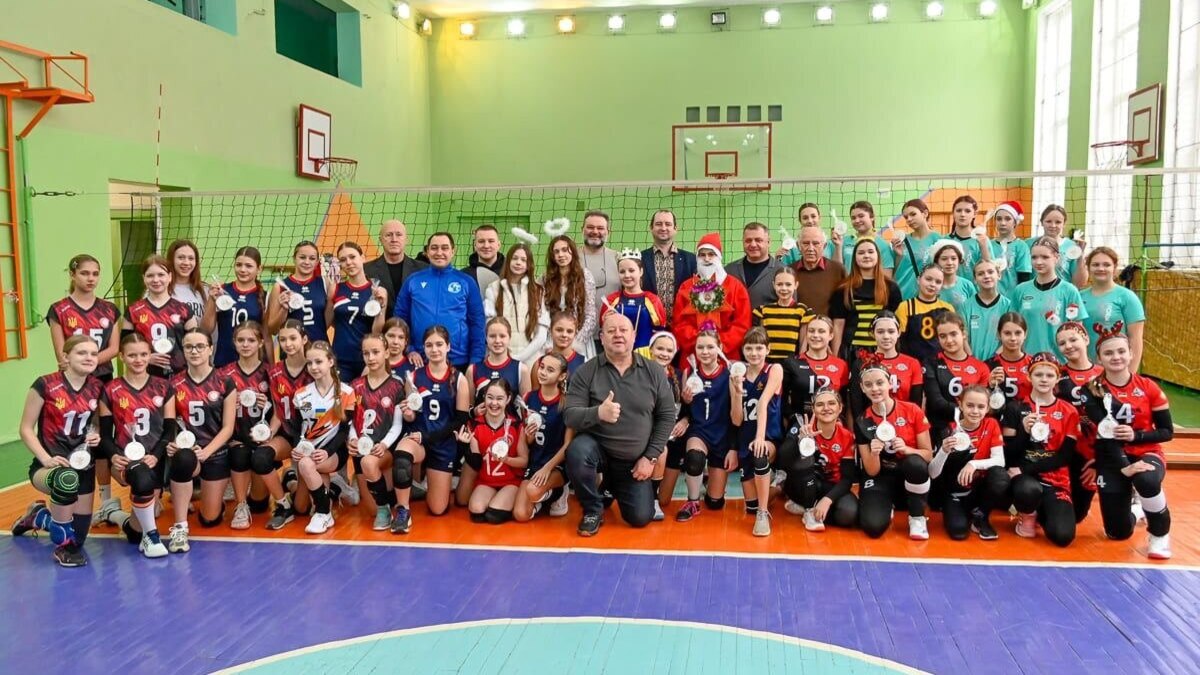 В Академічному ліцеї №15 відбувся відкритий волейбольний турнір