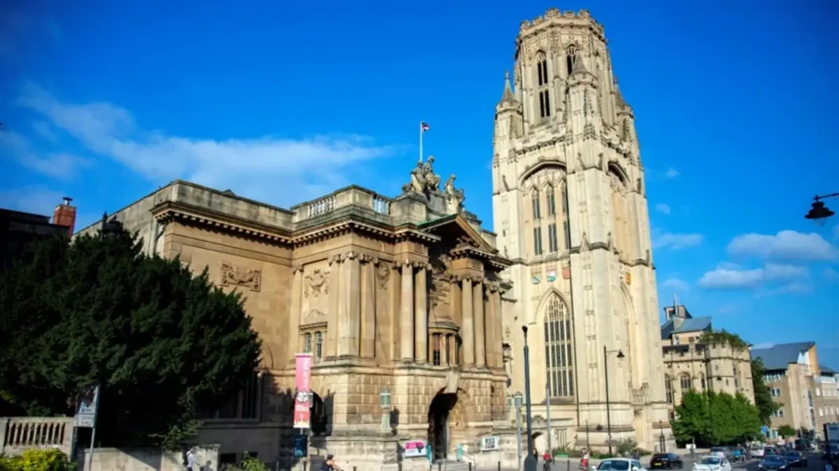 З музею в Бристолі викрали понад 600 експонатів Британської спадщини