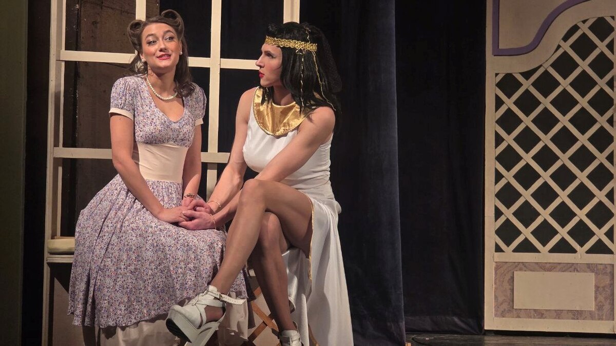 Теплый театральный вечер: «Примадонны» на сцене Каменского