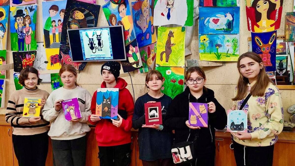 Магія свята власноруч: творчі канікули вихованців Кам’янської художньої школи
