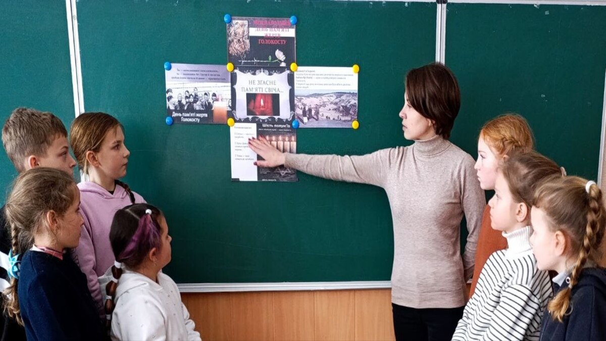 У Кам’янській школі мистецтв №6 вшанували пам’ять жертв Голокосту