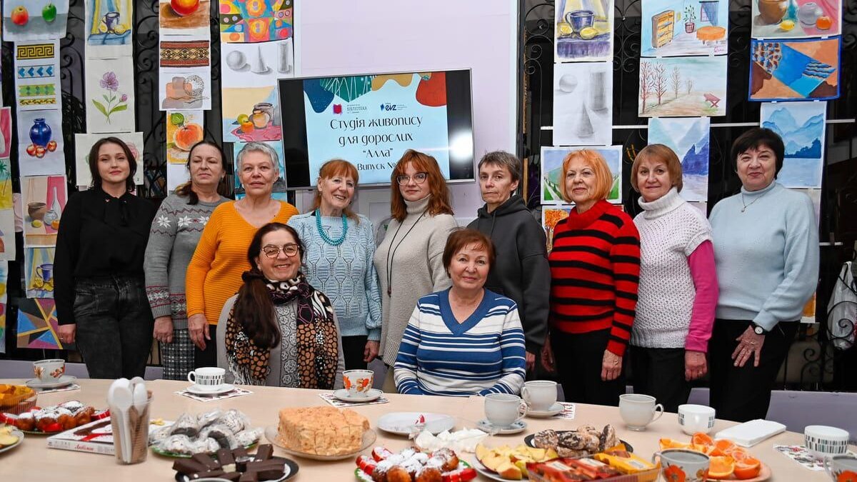 Живопис як терапія та мова єднання: виставка випускників студії “Алла”