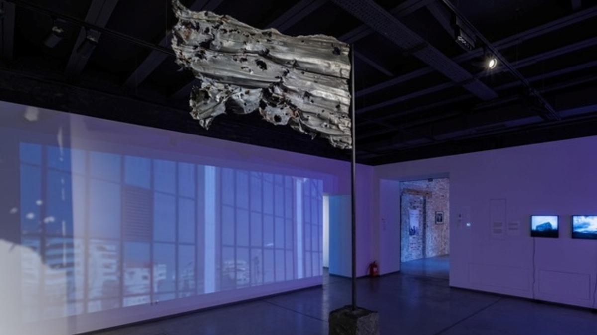 У Дніпрі презентували унікальну скульптуру, створену з уламків понівеченої ворогом ТЕС