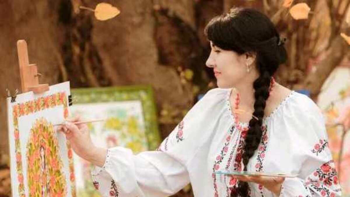 У Петриківці презентували персональну виставку відомої дніпровської майстрині