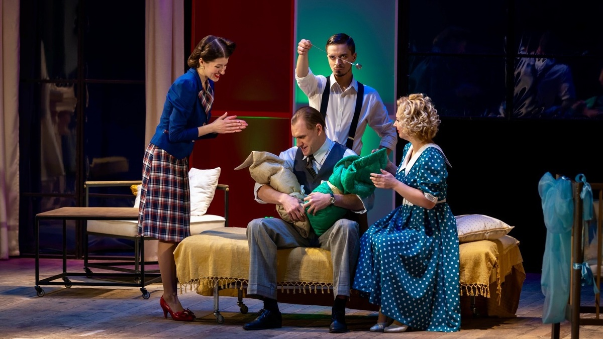 Ексцентрична комедія у Кам’янському театрі ім. Лесі Українки!