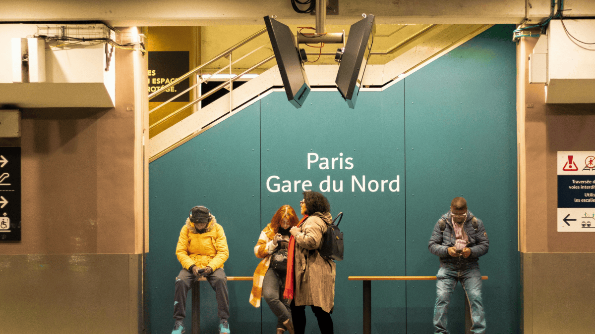 У паризькому метрополітені розмістили поетичні рядки українських авторок