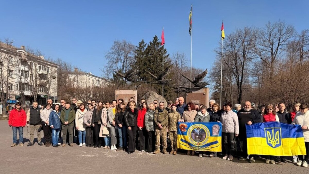 Честь, відвага та пам’ять: у Кам’янському вшанували День українського добровольця