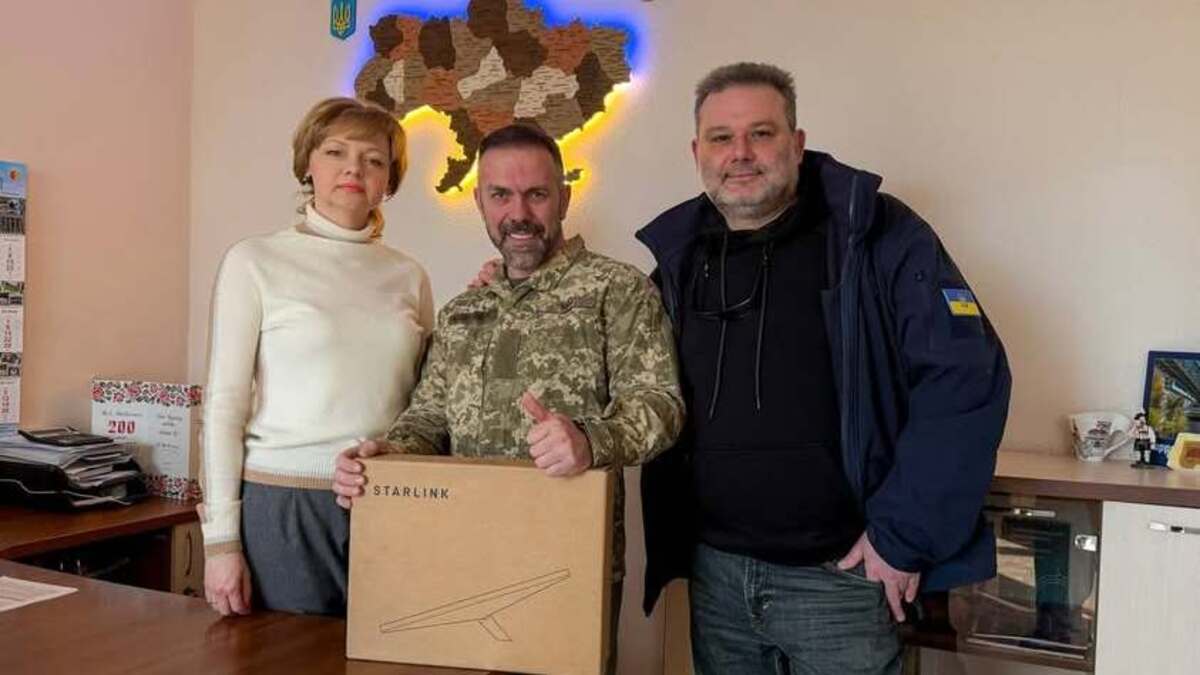 Волонтери Кам’янського підтримують захисників: Starlink для перемоги
