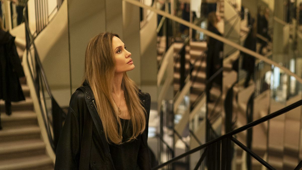 У голлівудській драмі “Кутюр” згадали Запоріжжя та заговорили українською