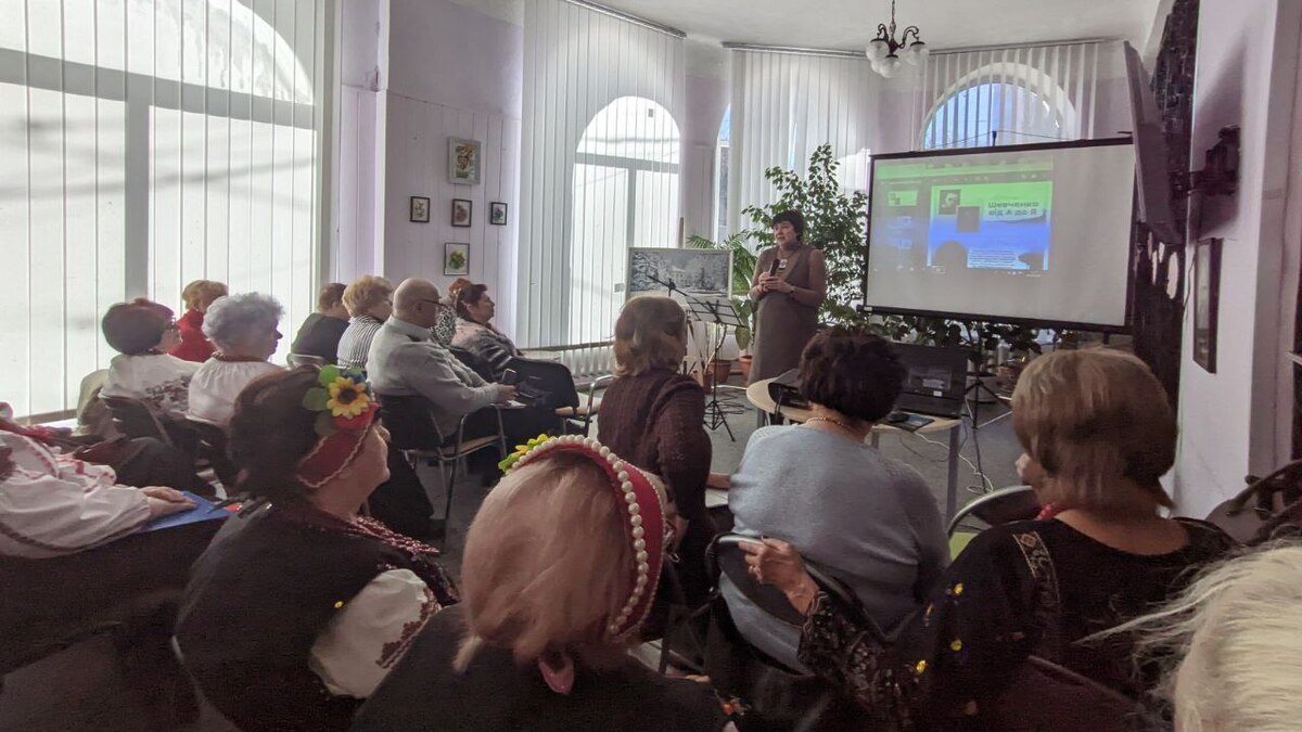 “Тарас Шевченко: художник і поет”: у Кам’янському відбулася тепла зустріч з нагоди вшанування Кобзаря