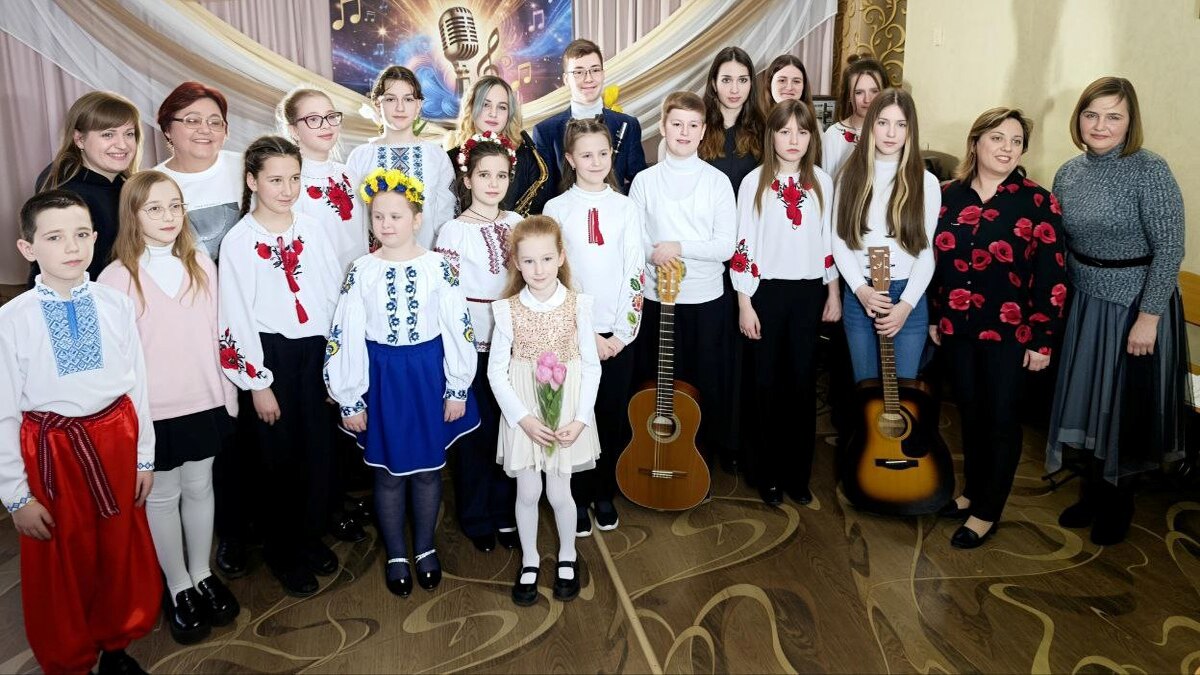 У Кам’янській школі мистецтв №4 відбувся концерт “Тобі, коханій…”