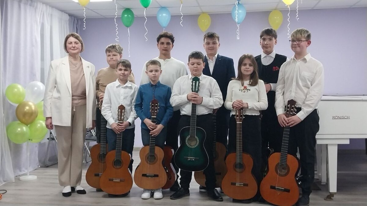У Кам’янській школі мистецтв №5 пройшов академічний концерт класу гітари 