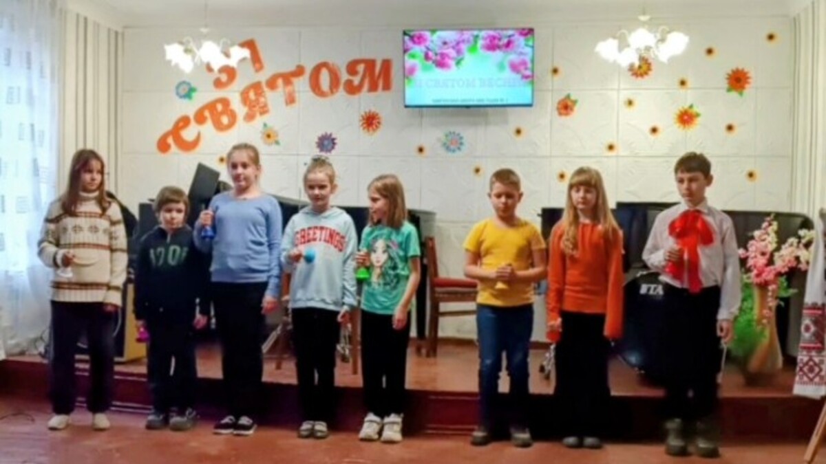 Весняна гармонія в Кам’янському: у школі мистецтв №3 пролунав святковий концерт