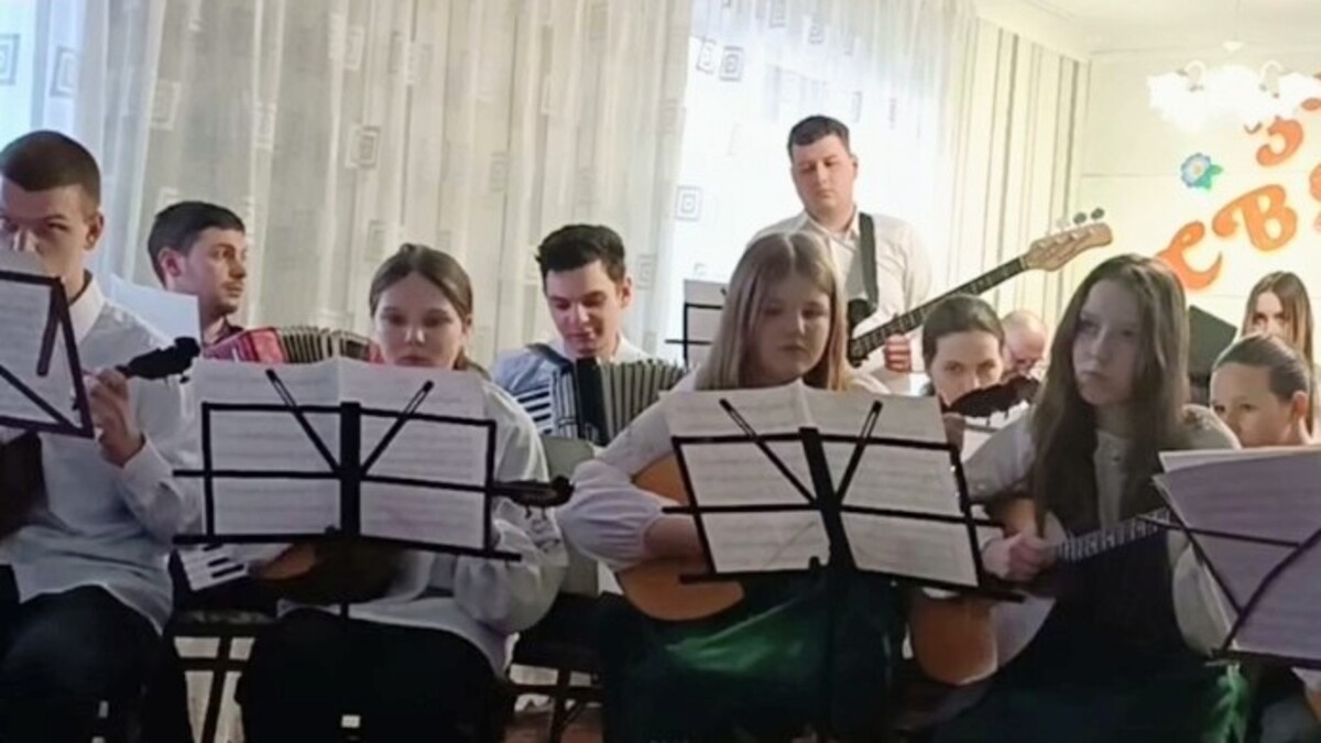 У Кам’янській школі мистецтв №3 вшанували пам’ять Тараса Шевченка