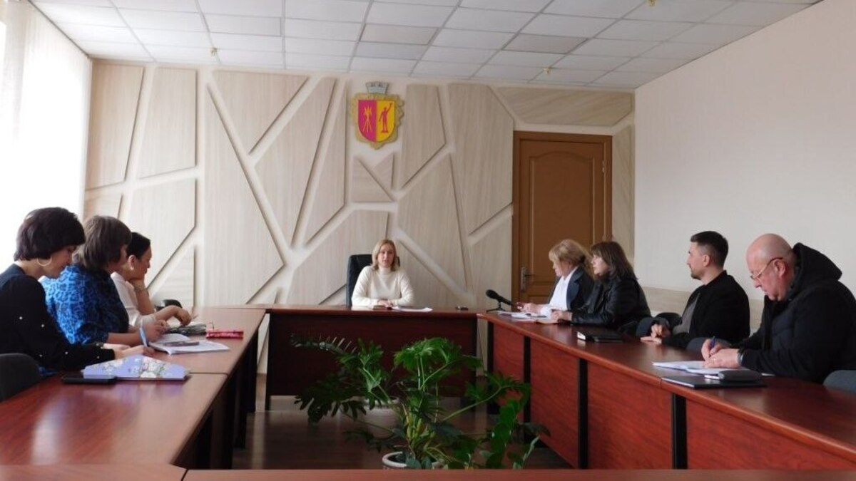 У Кам’янському обговорили мовну стратегію та анонсували незвичний захід у травні