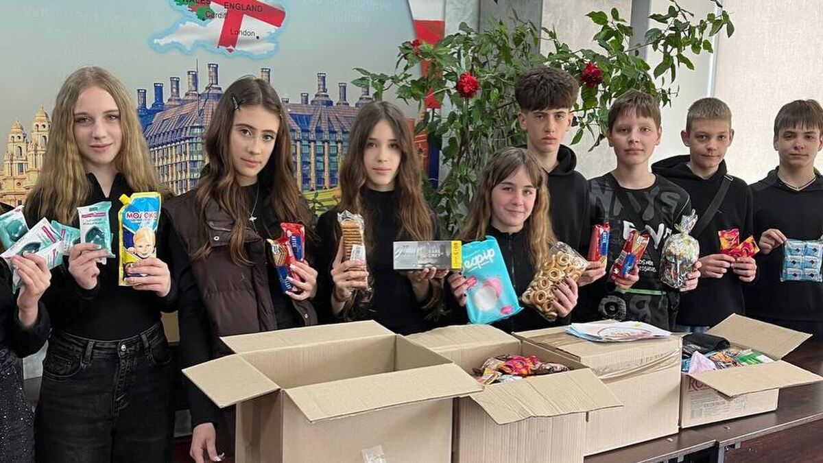 Аромат дома для защитников: в лицее №38 собирали пасхальные корзинки