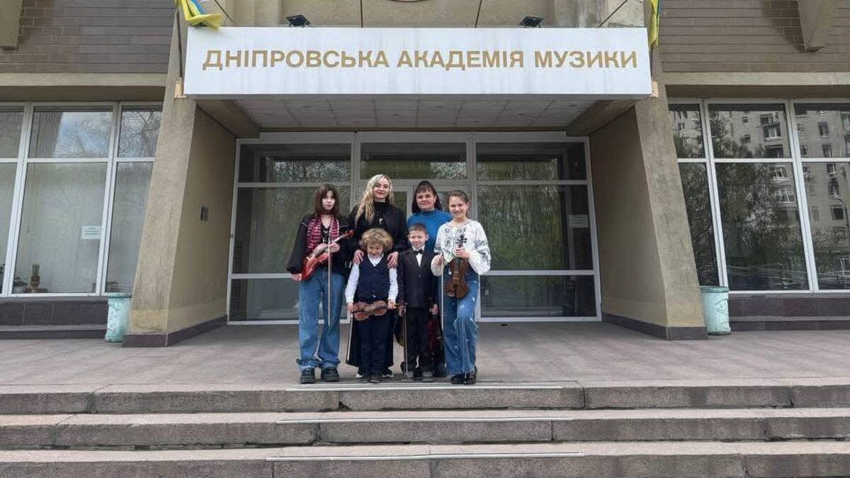 Юні скрипалі з Кам’янського блискуче виступили на фестивалі в Академії музики