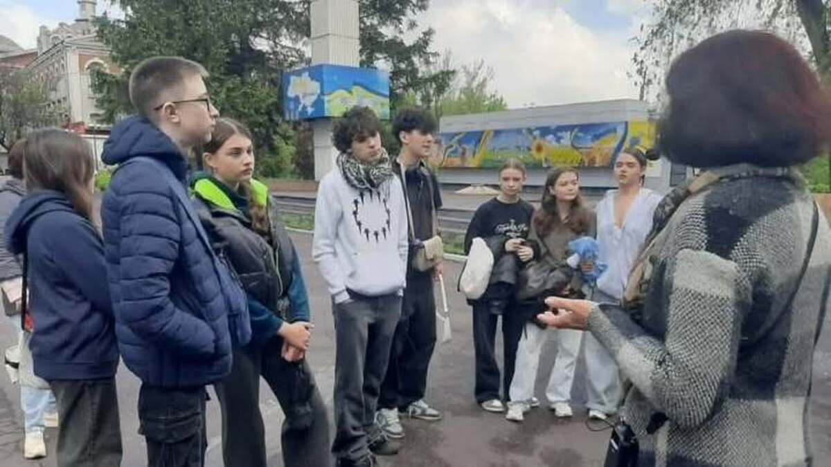 Музей истории города провел увлекательную экскурсию по Верхней колонии для лицеистов Каменского
