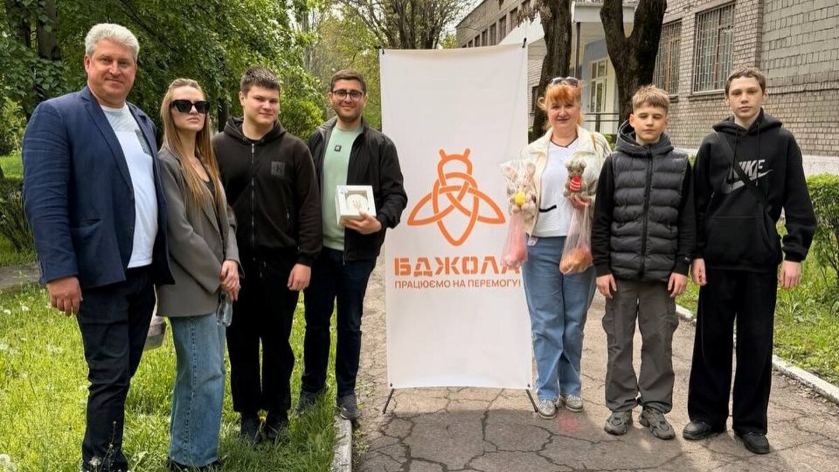 В гимназии №18 состоялась масштабная благотворительная ярмарка