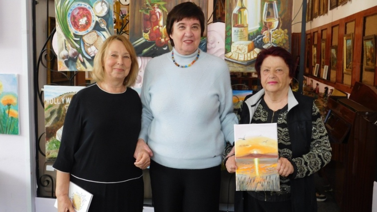 Яскрава виставка Зої Машкіної зібрала друзів у бібліотеці на Шевченка