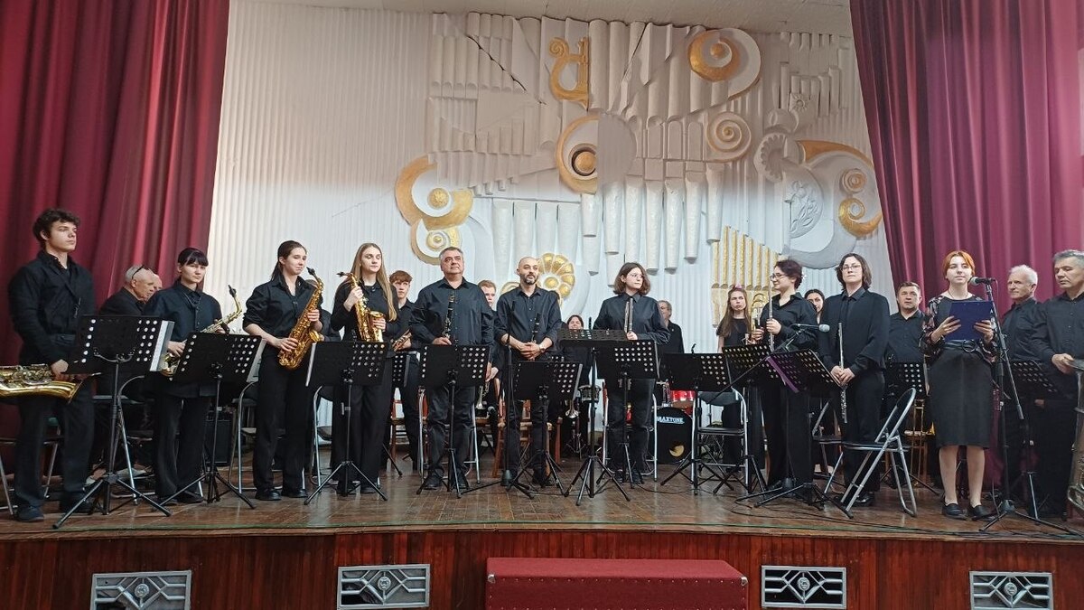 Музыка кино и джаза: концерт оркестра колледжа им. Скорика в школе искусств №1