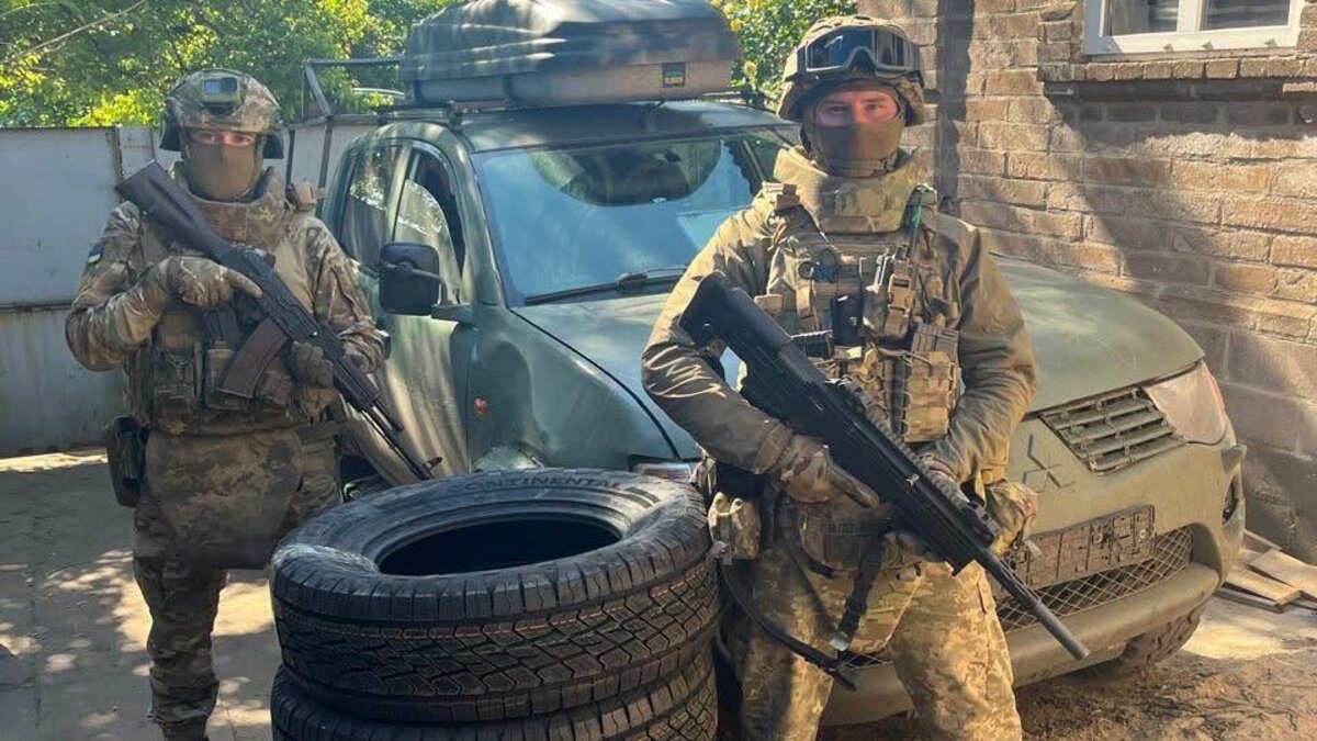 Громадська організація  “Бджола”  передала автомобільні шини для 152-го окремого розвідувального батальйону