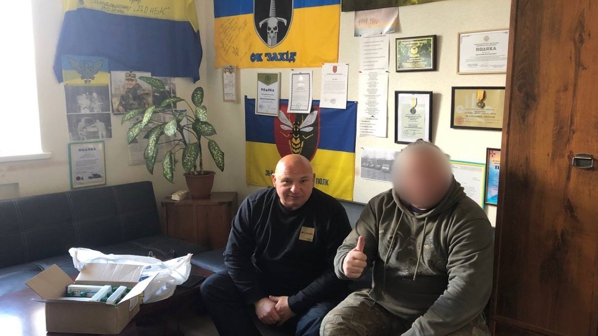 Представники організації “Бджола” передали допомогу бійцям 108-ї Кодацької бригади