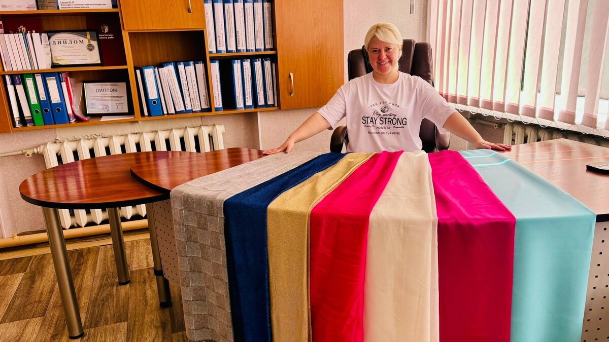 Новые сценические костюмы для коллективов Каменской школы искусств №2: продолжается процесс пошива