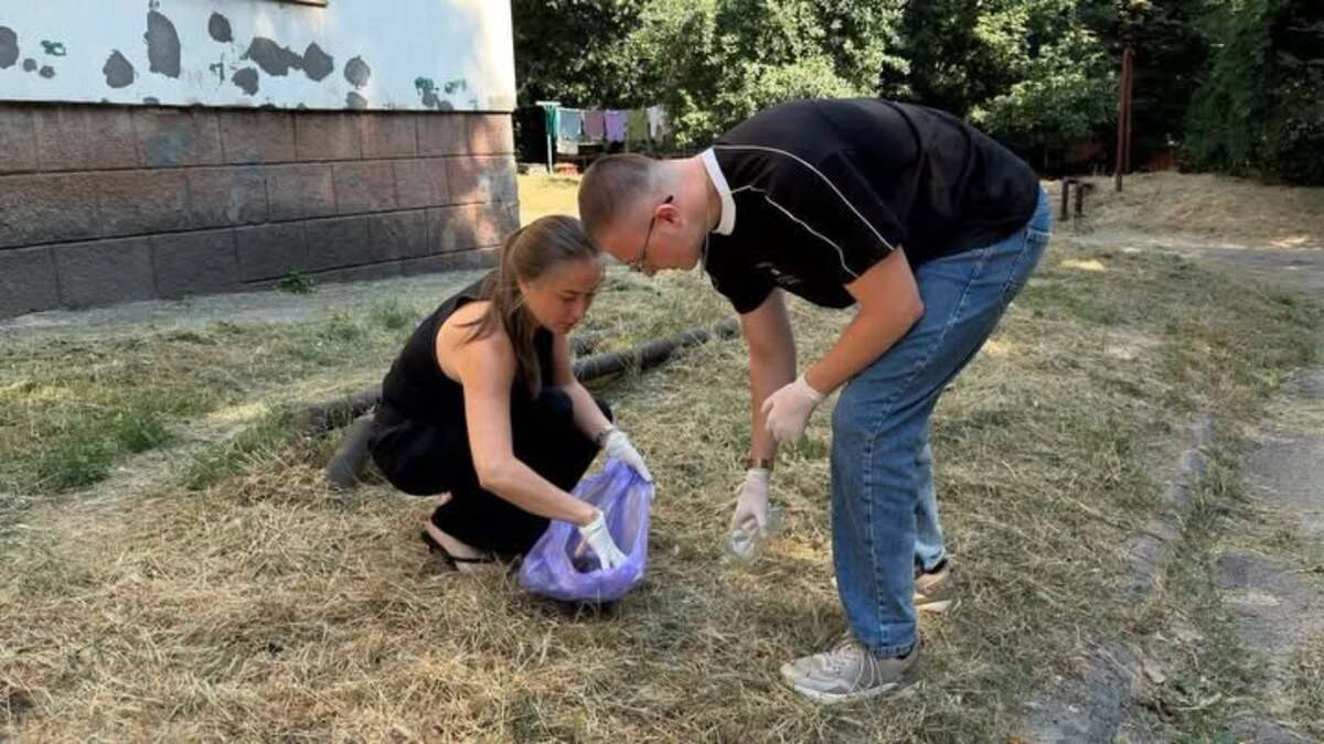 Активісти громадської організації “Бджола”провели екологічну акцію до Всесвітнього дня без поліетилену