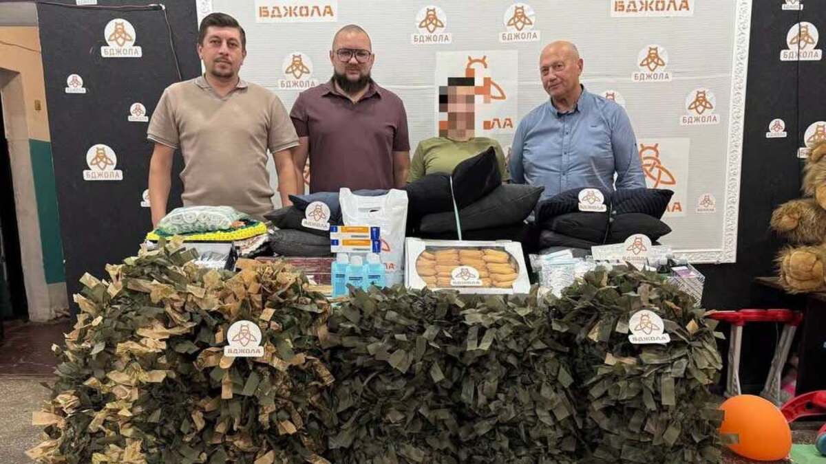 Підтримка фронту: “Бджола” та керівництво райради передали допомогу захисникам Дніпропетровщини