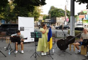 Вечір живої музики: Мистецький кампус провів благодійний концерт під відкритим небом