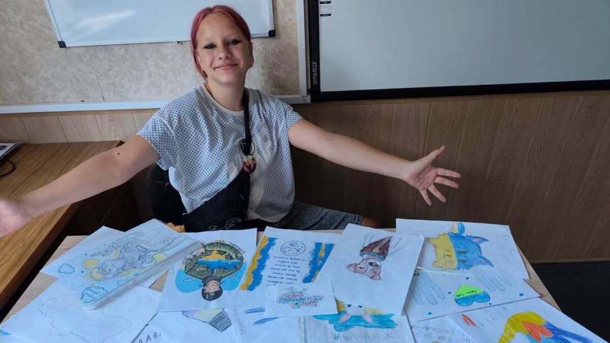 «Дом, в котором я расту»: детские рисунки и открытки отправляются к защитникам