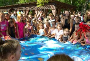 У Кам’янському для дітей влаштували яскраве свято до Дня Незалежності