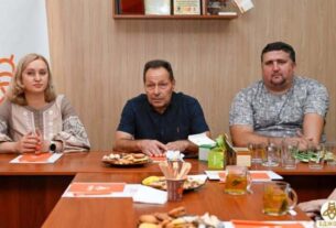 У День Незалежності “Бджола” привітала ГО “Союз Чорнобиль” та золотих ювілярів Каменського